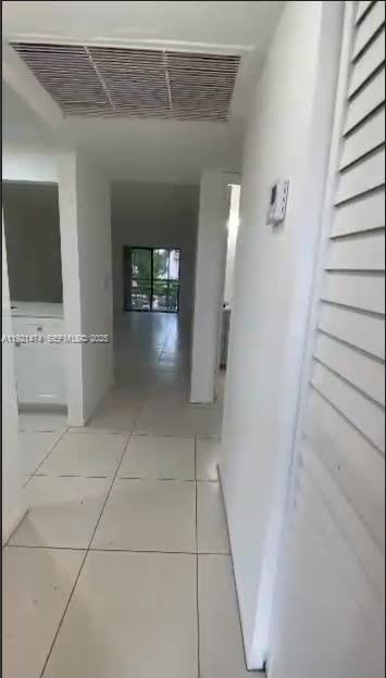 861 NE 209th Terrace in Miami, FL - Foto de edificio - Building Photo