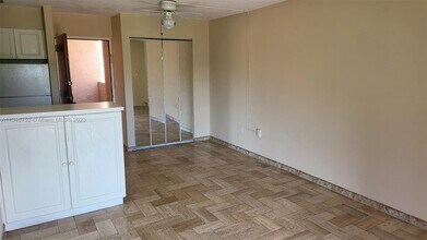 5199 NW 7th St-Unit -611 in Miami, FL - Building Photo - Building Photo