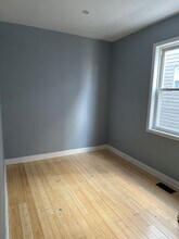 2521 N Linder Ave, Unit 1 in Chicago, IL - Foto de edificio - Building Photo