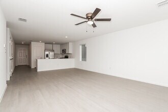 261 Amy Frances Dr in San Antonio, TX - Foto de edificio - Building Photo