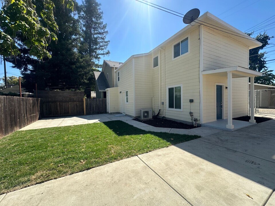 4250 F St in Sacramento, CA - Building Photo