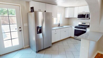 703 Columbia St in Santa Fe, NM - Building Photo - Building Photo