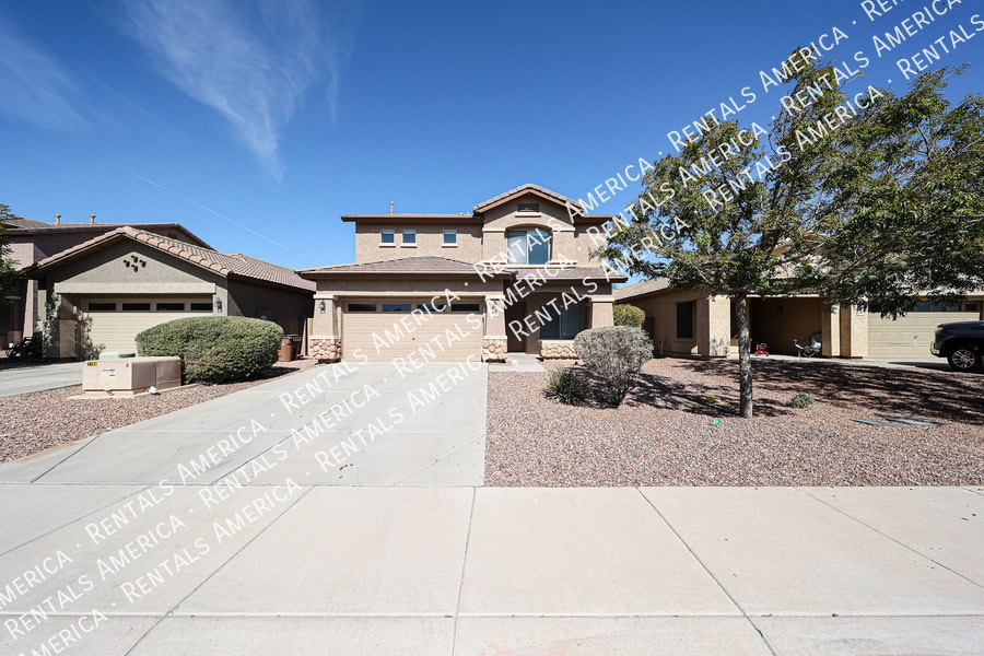 22352 Greenland Park Dr in Maricopa, AZ - Building Photo