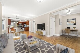 24 Ossipee Rd in Somerville, MA - Building Photo