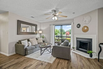 Waterstone at Carrollwood in Tampa, FL - Foto de edificio - Building Photo