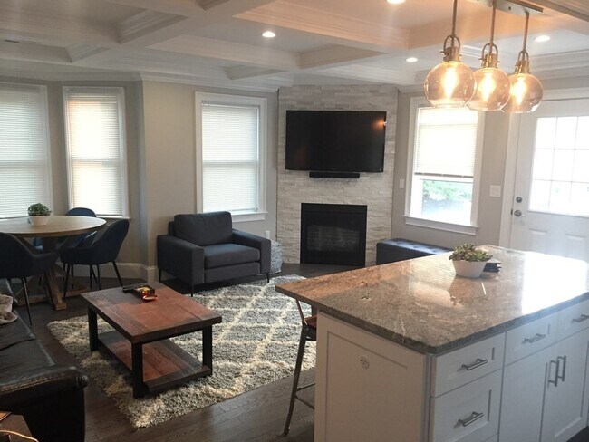 14 Bradley St.-Unit -1 in Somerville, MA - Foto de edificio - Building Photo