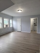 237 Willow St in Waterbury, CT - Building Photo - Building Photo