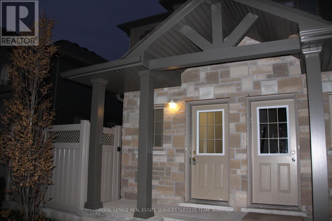 931 Glasgow St in Kitchener, ON - Building Photo
