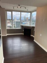 300 W Beech St, Unit 2009 in San Diego, CA - Building Photo - Building Photo