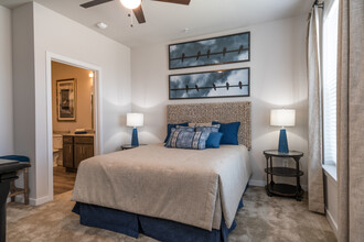 The Huntington at Lago Mar in Texas City, TX - Building Photo - Interior Photo