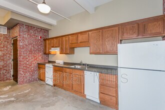 3003 E Kellogg Dr S in Wichita, KS - Building Photo - Building Photo