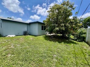 8640 Wilshire Dr in Miramar, FL - Building Photo - Building Photo