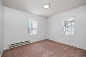 Lake Washington Apartments in Seattle, WA - Building Photo - Interior Photo