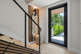 1687 NE 142nd St in North Miami, FL - Building Photo - Building Photo