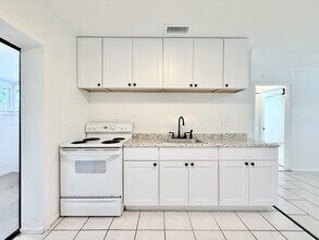603 64th Ave W in Bradenton, FL - Foto de edificio - Building Photo