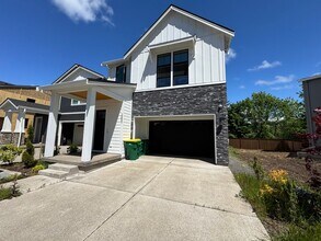 15653 NW Raywood Ln in Portland, OR - Building Photo - Building Photo