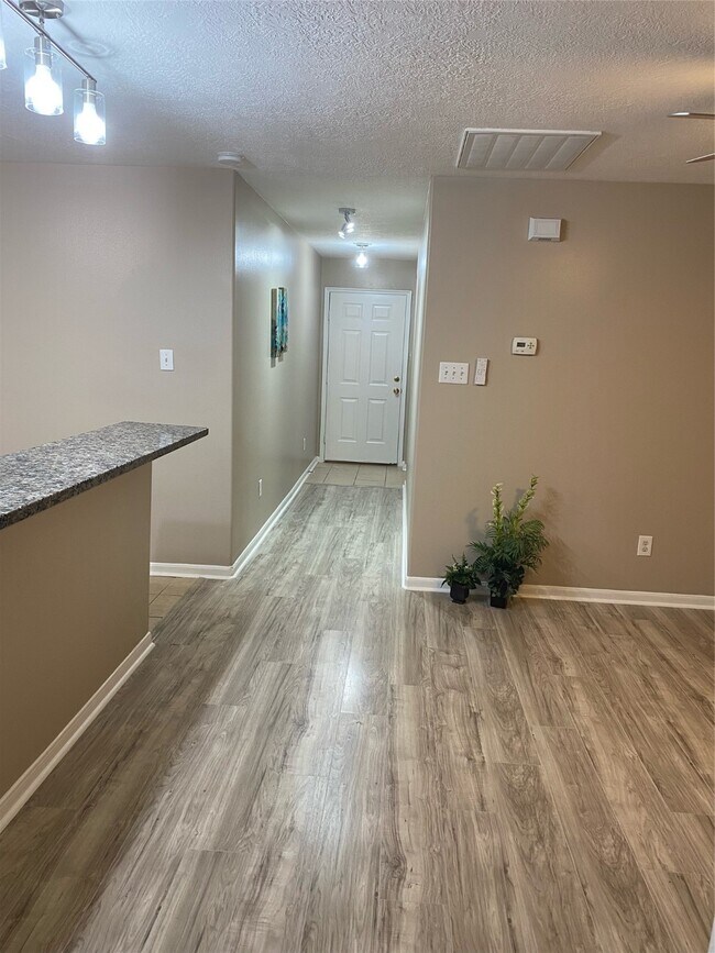 8825 E Buffalo Cir in Willis, TX - Building Photo - Building Photo