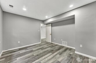 5 Pelmont Pl in Piscataway, NJ - Building Photo - Building Photo