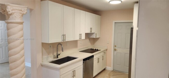 5260 SW 9th St in Plantation, FL - Building Photo - Building Photo