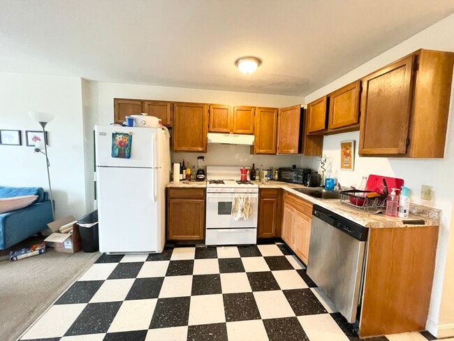 68 Hammond St, Unit F