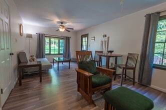 202 Chinaberry Dr in Fredericksburg, VA - Building Photo - Building Photo