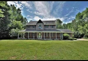 969 Riverside Dr in Suamico, WI - Building Photo