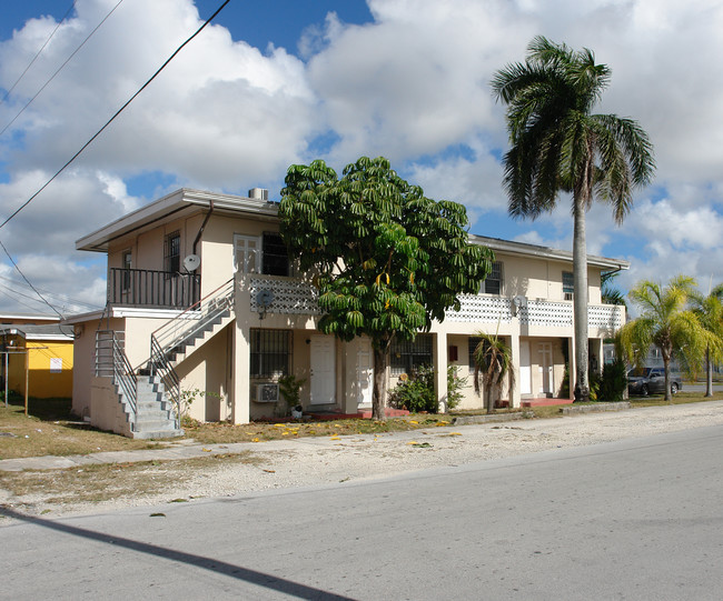 200 NW 14th St in Homestead, FL - Building Photo - Building Photo