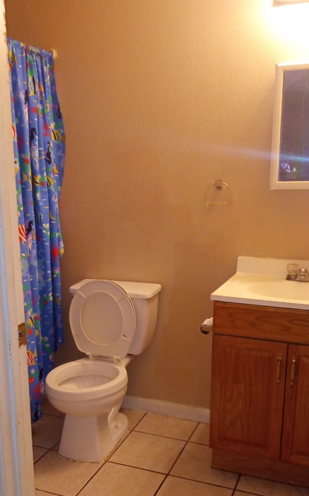 6737 Brothers Ln in San Antonio, TX - Building Photo