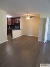 95 Pennsylvania Way in North Brunswick, NJ - Building Photo - Building Photo