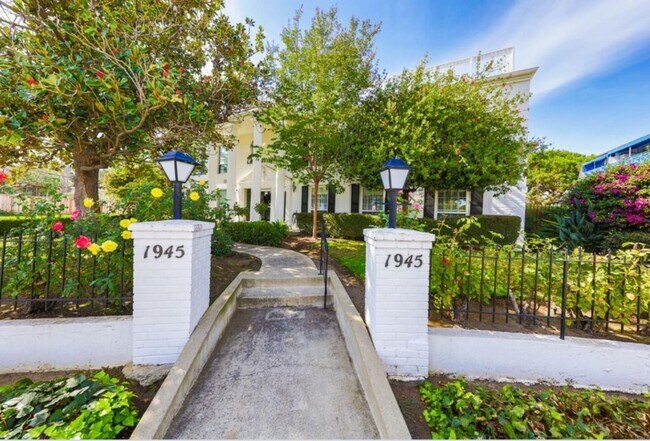 1945 Mt Vernon Ct in Mountain View, CA - Building Photo - Building Photo