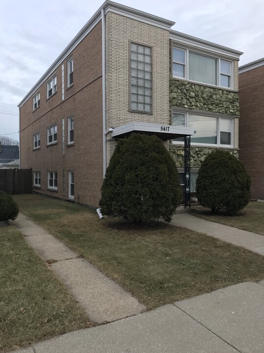 5417 N Monitor Ave, Unit B in Chicago, IL - Foto de edificio