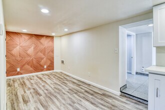 6604 NE Flanders St, Unit 2 in Portland, OR - Building Photo - Building Photo