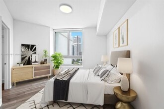 350 S Miami Ave in Miami, FL - Building Photo - Building Photo