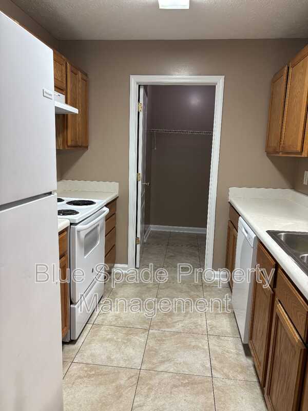 6237 Dorsett Shoals Rd in Douglasville, GA - Building Photo - Building Photo