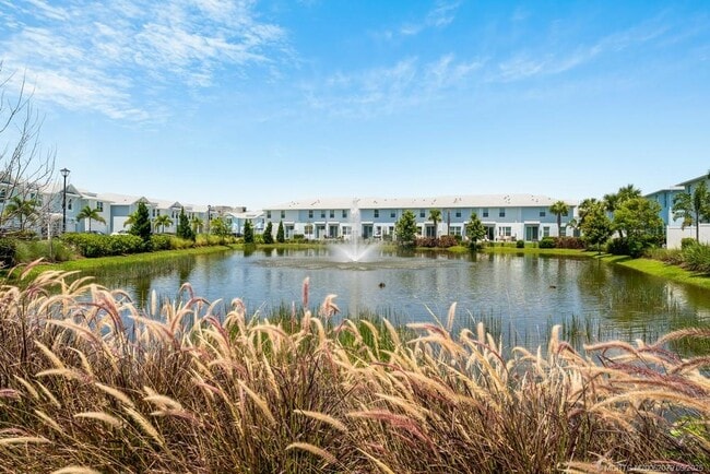 373 SE Sea Hunt Way in Stuart, FL - Building Photo - Building Photo