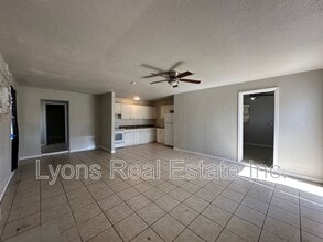 2210 Cantor Ln in North Fort Myers, FL - Building Photo - Building Photo