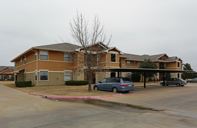 Pecan Creek on McKinney Apartments in Denton, TX - Building Photo - Building Photo