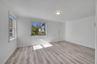 4876 Decatur St in Denver, CO - Building Photo - Building Photo