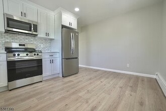 467 Hobson Ave in Saddle Brook, NJ - Building Photo - Building Photo