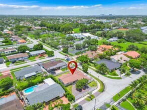 4400 SW 89th Ave in Miami, FL - Building Photo - Building Photo