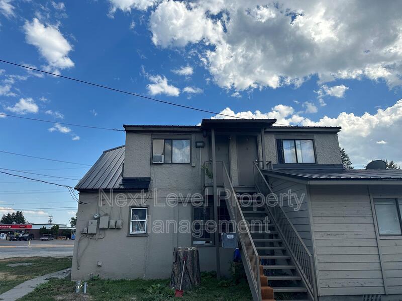 1263 US-2 in Kalispell, MT - Building Photo