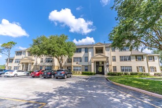 Trails at Loma in Oviedo, FL - Foto de edificio - Building Photo