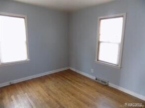 2045 Central St in Ferndale, MI - Building Photo - Building Photo