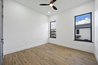 2811 Rodeo Dr in Quinlan, TX - Building Photo - Building Photo