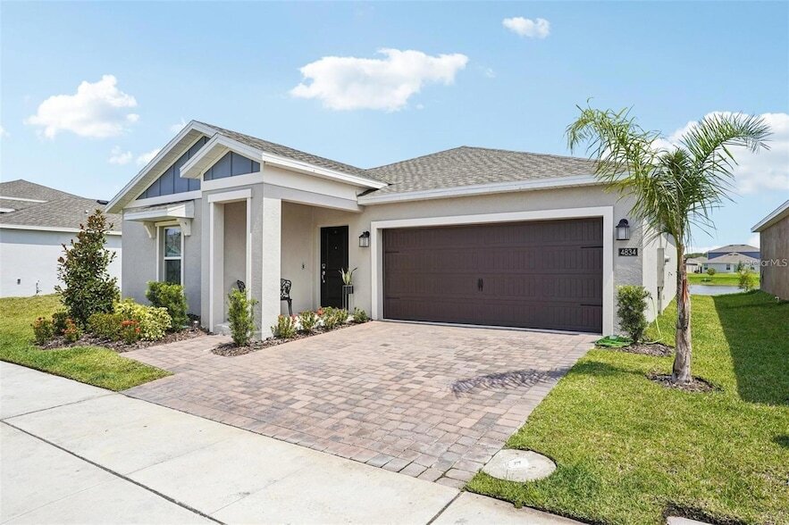 4834 Edensbridge Ln in Kissimmee, FL - Foto de edificio