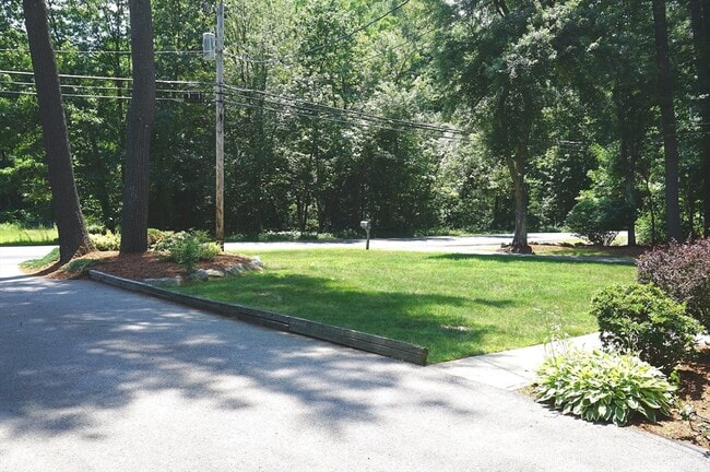 273 Forge Village Rd in Groton, MA - Building Photo - Building Photo