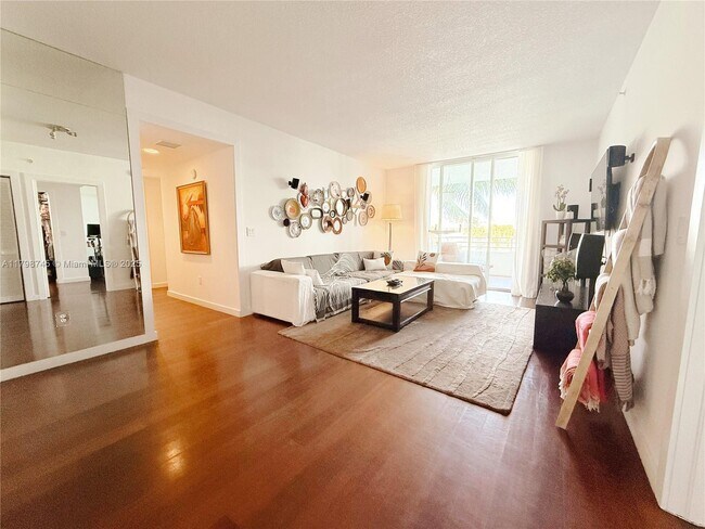 5970 Indian Creek Dr in Miami, FL - Building Photo - Building Photo