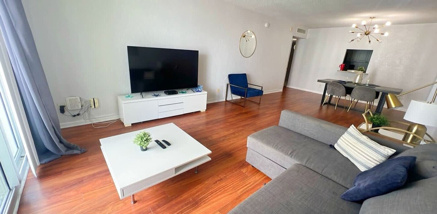 19370 Collins Ave in Sunny Isles Beach, FL - Building Photo