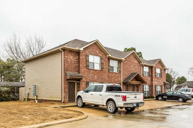 4501-4511 E Highland Dr in Jonesboro, AR - Foto de edificio - Building Photo
