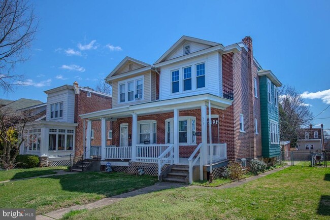 property at 505 E 19th St